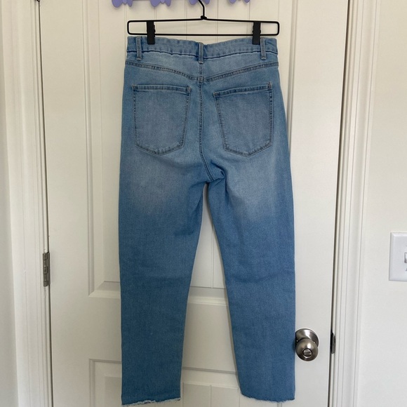 EUC | No Boundaries junior’s light wash distressed hem jeans — size 11 - Picture 5 of 7